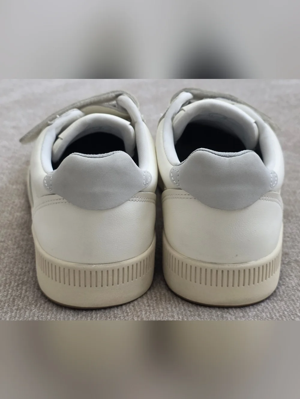EVERLANE The ReLeather® Velcro Court Sneaker Off White/Fog Unisex W-8 M-6